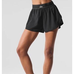 ALO Yoga Women's Match Point Black Shorts, Size Medium